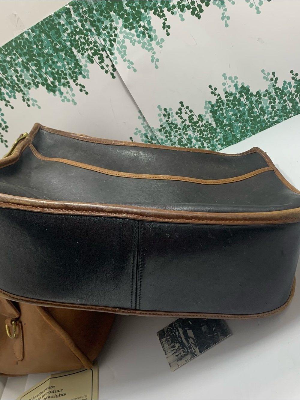 Unidentified lot purses of 2 Leather Satchel & Black Leather Hobo Shoulder Bags - Picture 13 of 16